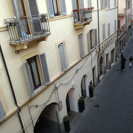 Residenza Mazzini Foligno Luaran gambar