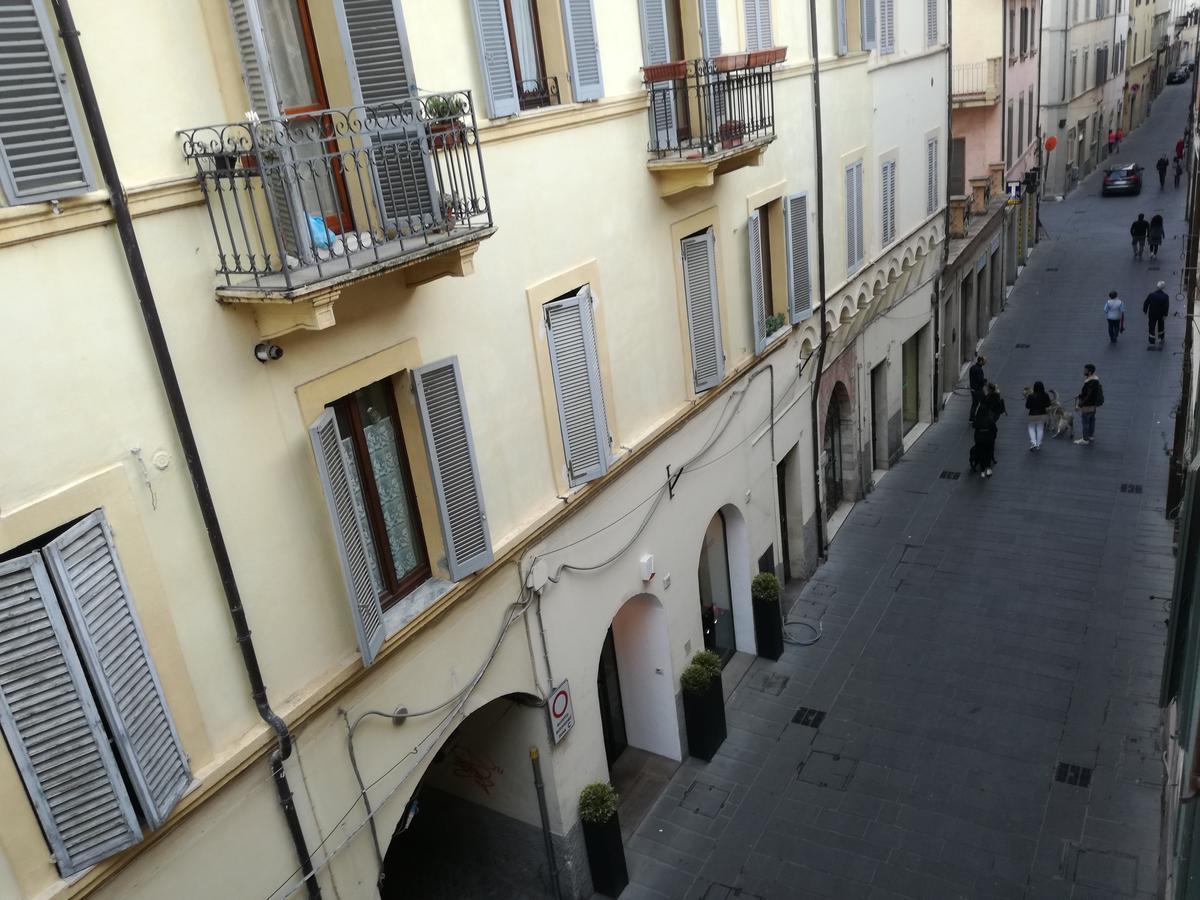 Residenza Mazzini Foligno Luaran gambar